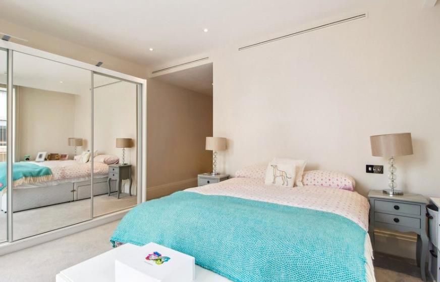 Property photo 3 of 6 1 Boydell Court 3 18.11.Png