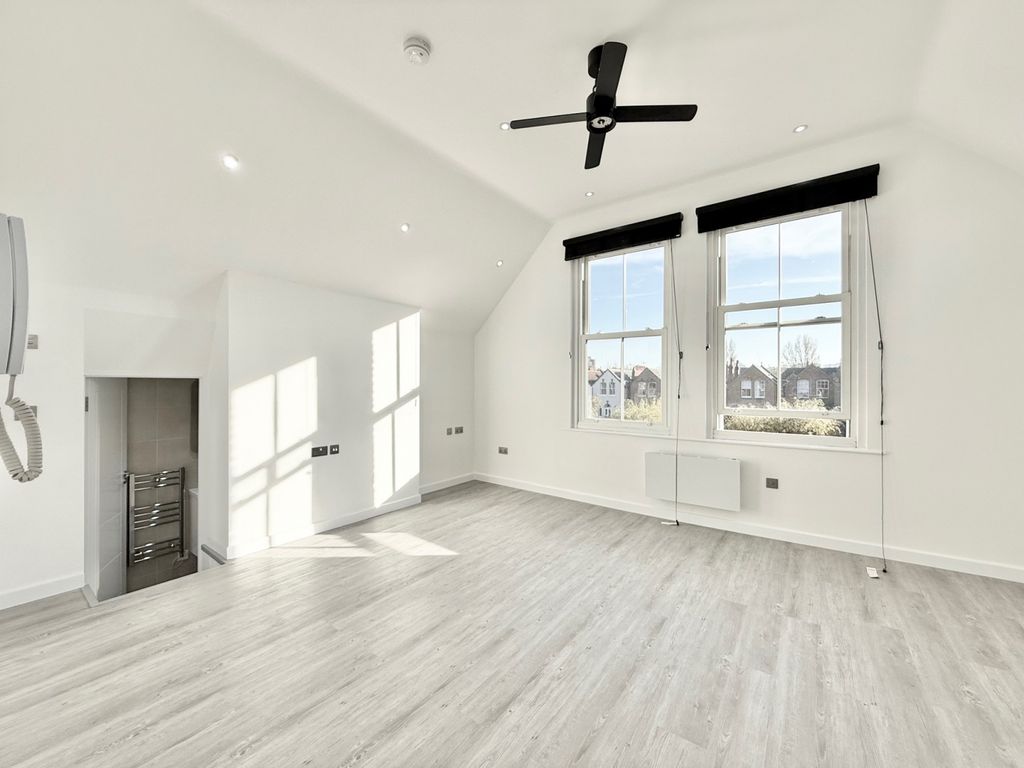 Property photo 3 of 12 Gallery