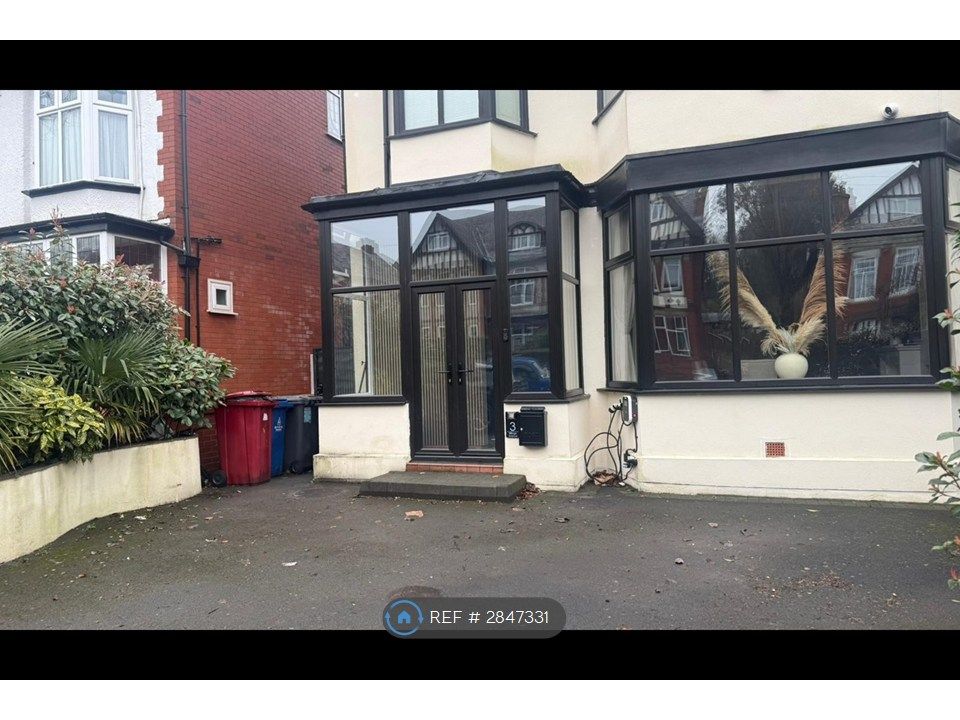 Property photo 2 of 35