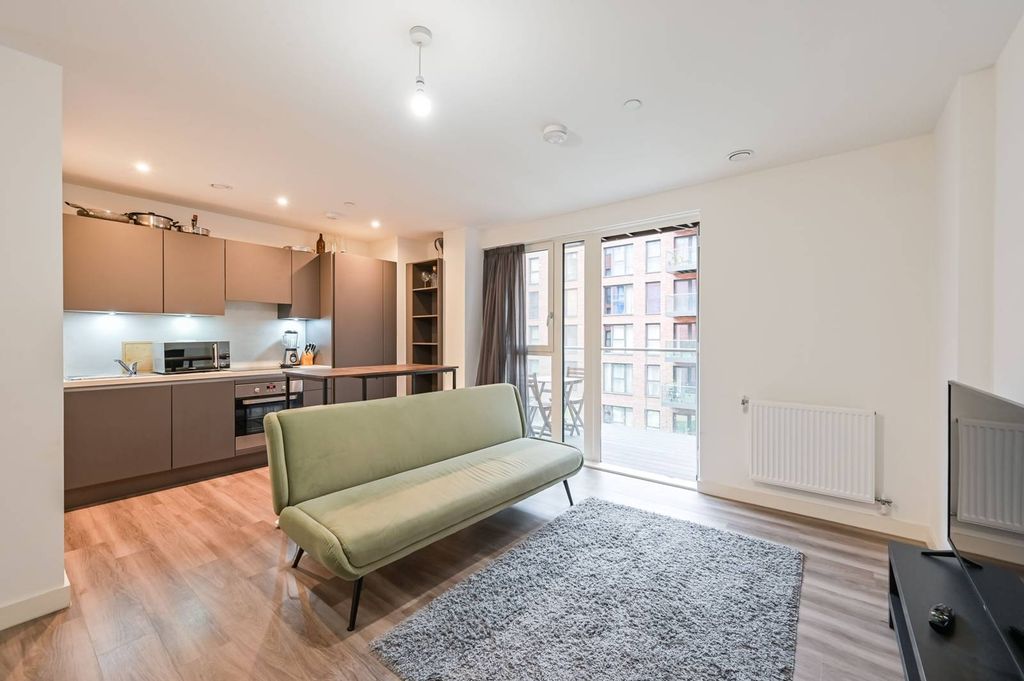 Property photo 2 of 17