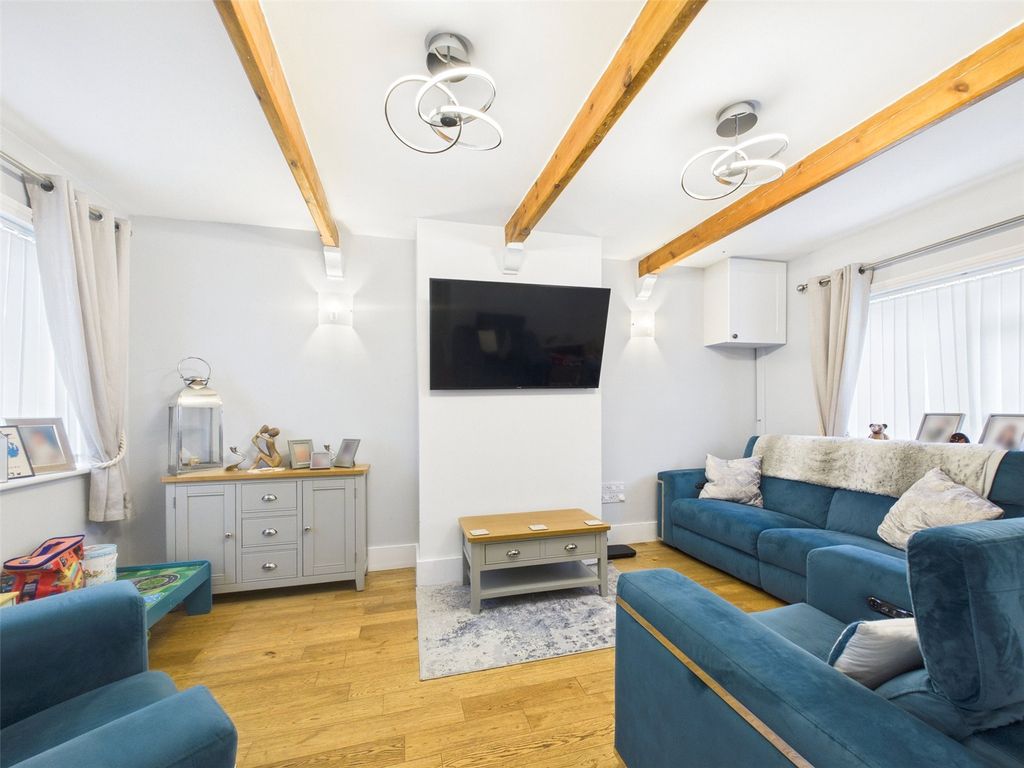 Property photo 2 of 17 Picture No. 05