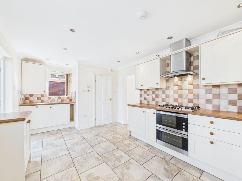 Property photo 2 of 24