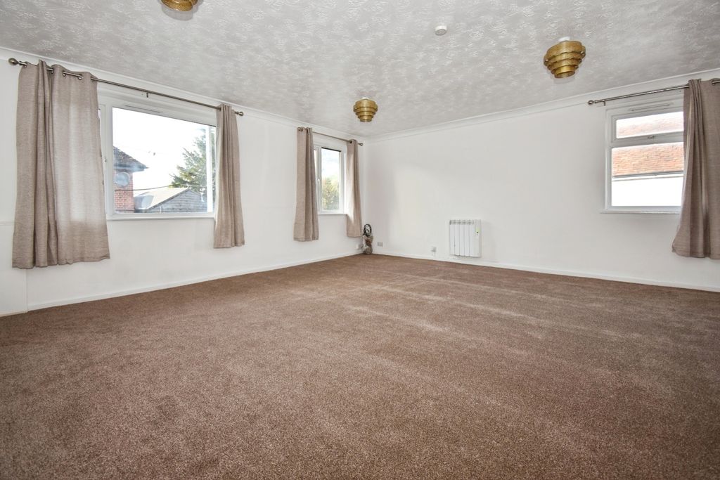 Property photo 2 of 7 Living Room