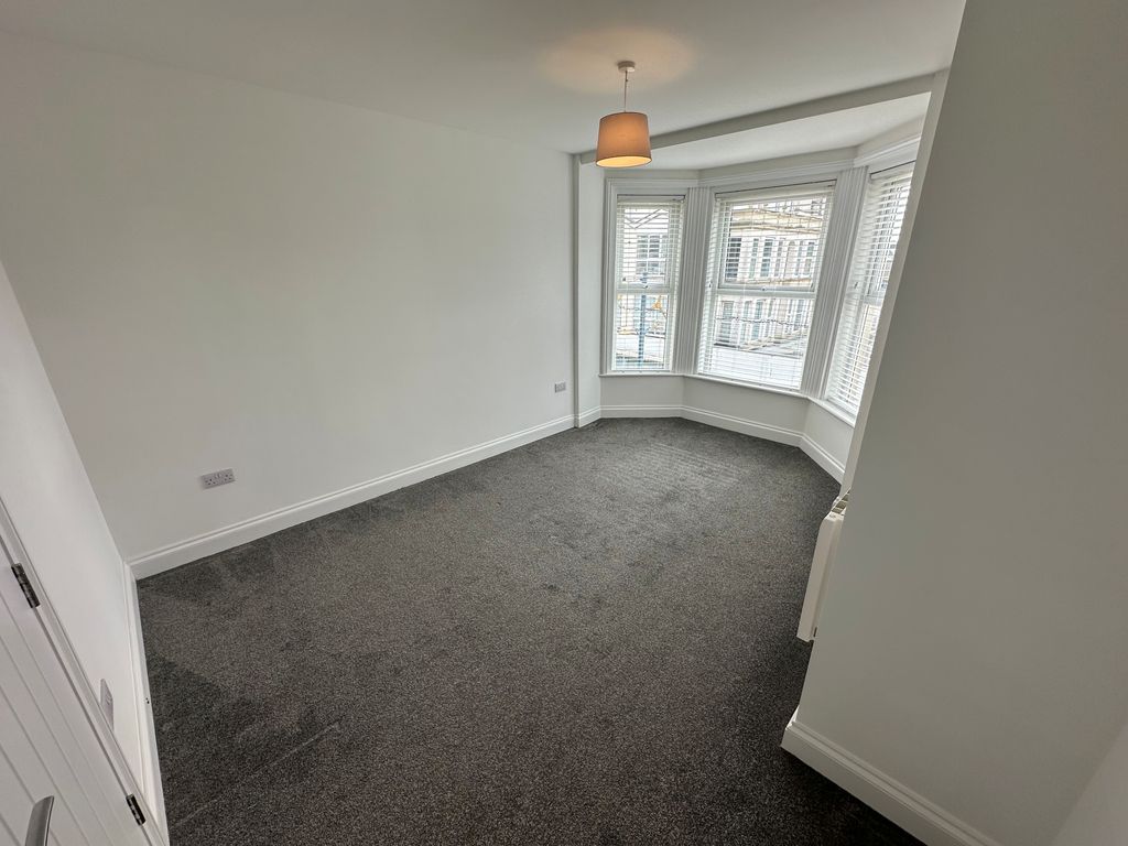 Property photo 3 of 6 Bedroom 1