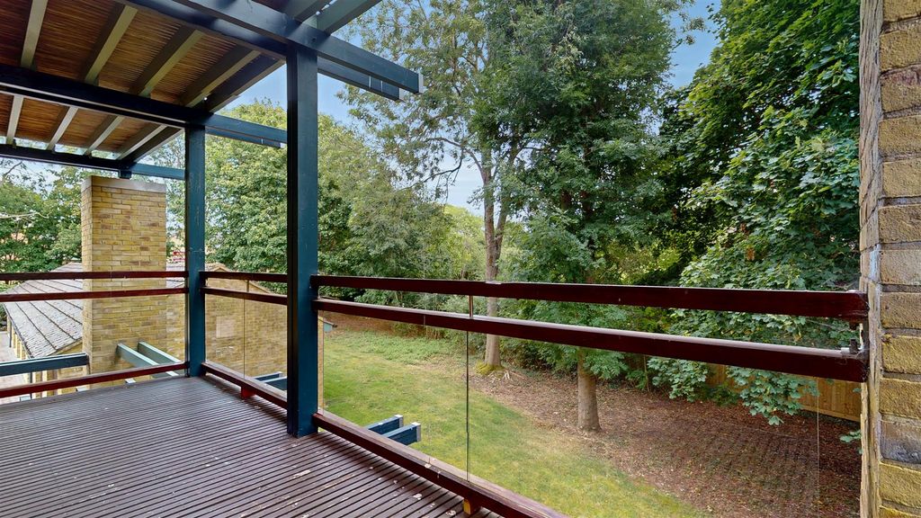 Additional image 8 of 4 bed flat for saleWoodward Place, Loughton Lodge, Milton Keynes MK8