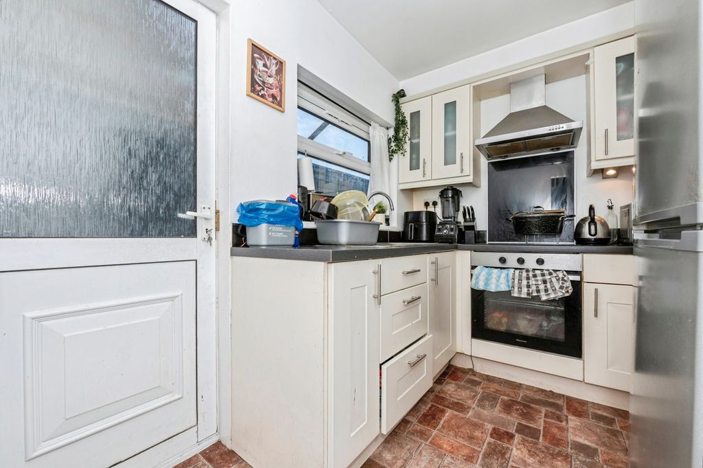 Property photo 2 of 12 Kitchen