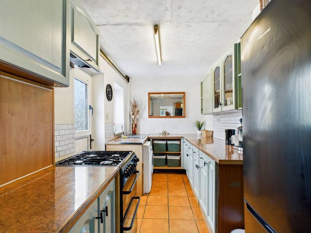 Property photo 2 of 14 Kitchen