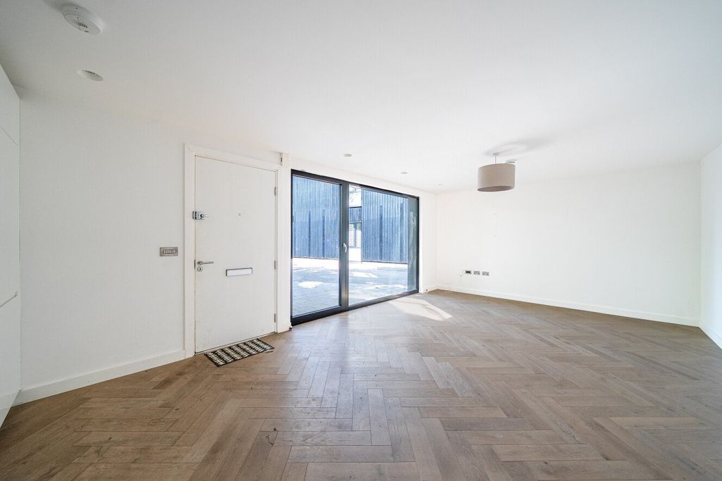 Property photo 2 of 10 Picture No. 03