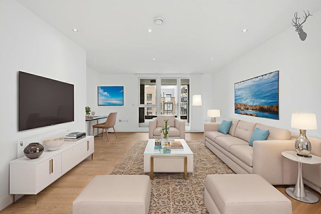 Property photo 2 of 21