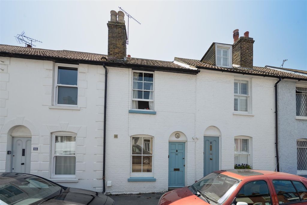 Property photo 1 of 16 Albert Street, Whitstable