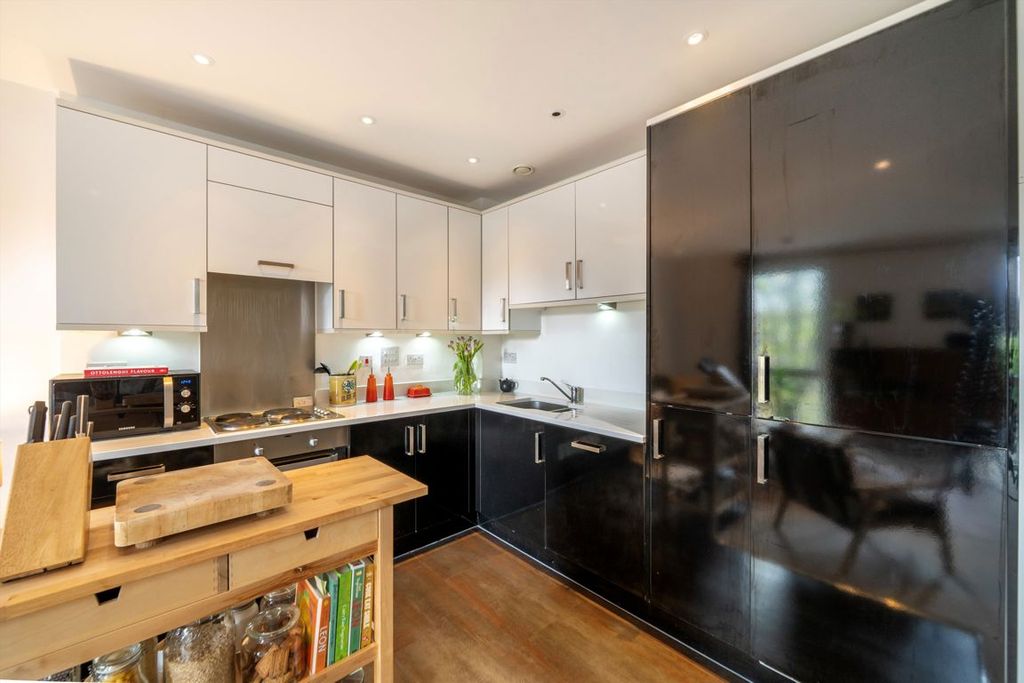 Property photo 3 of 9