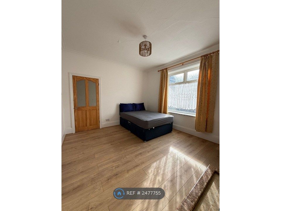 Property photo 2 of 12 Master Bedroom