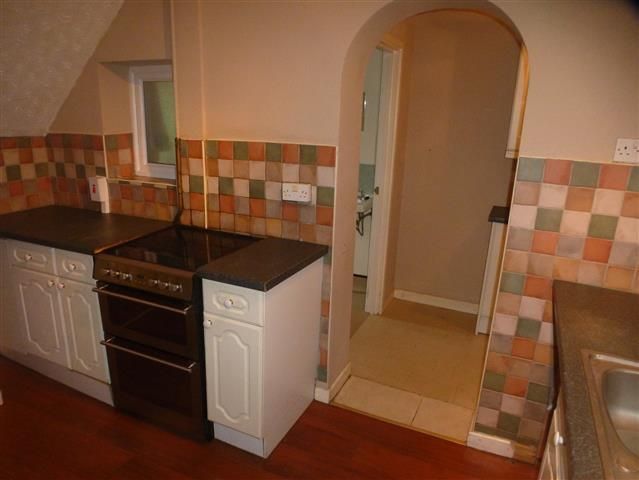 Property photo 3 of 7 Kitchen