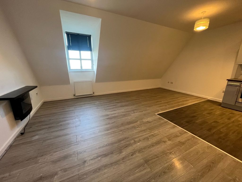 Property photo 3 of 11 Picture No. 17