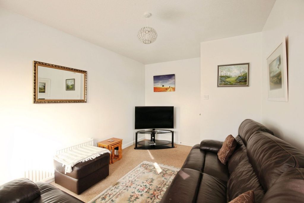 Property photo 2 of 21