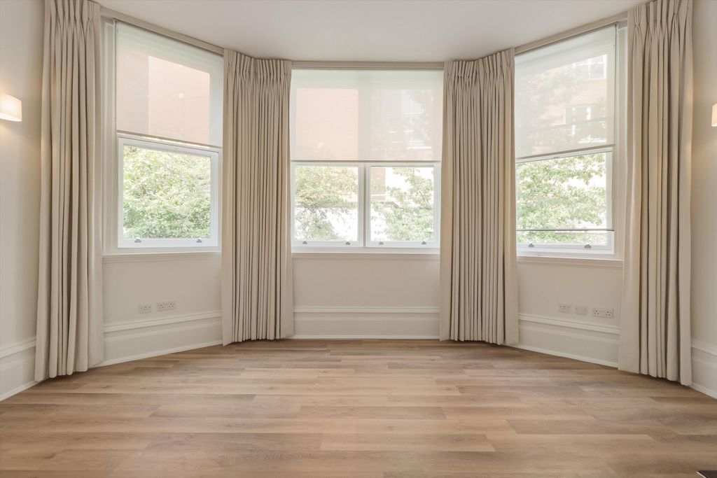 Property photo 1 of 13 Image