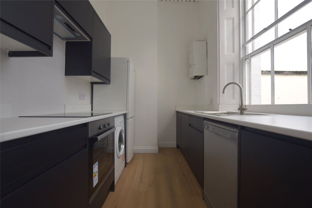 Property photo 2 of 18 Kitchen