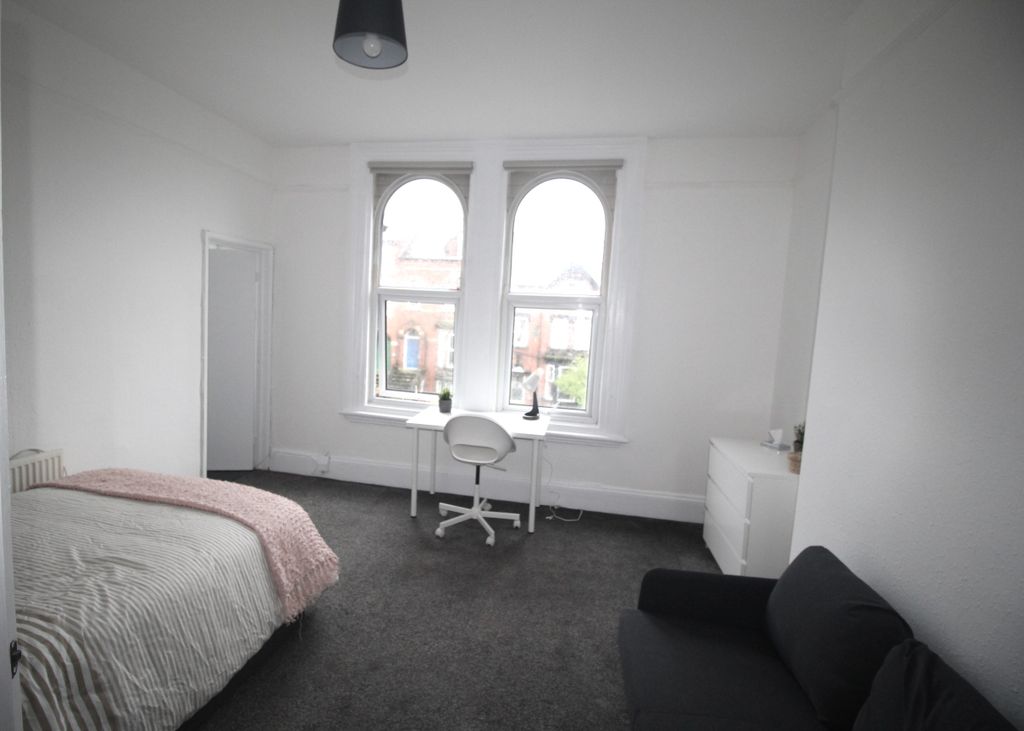 Property photo 1 of 4