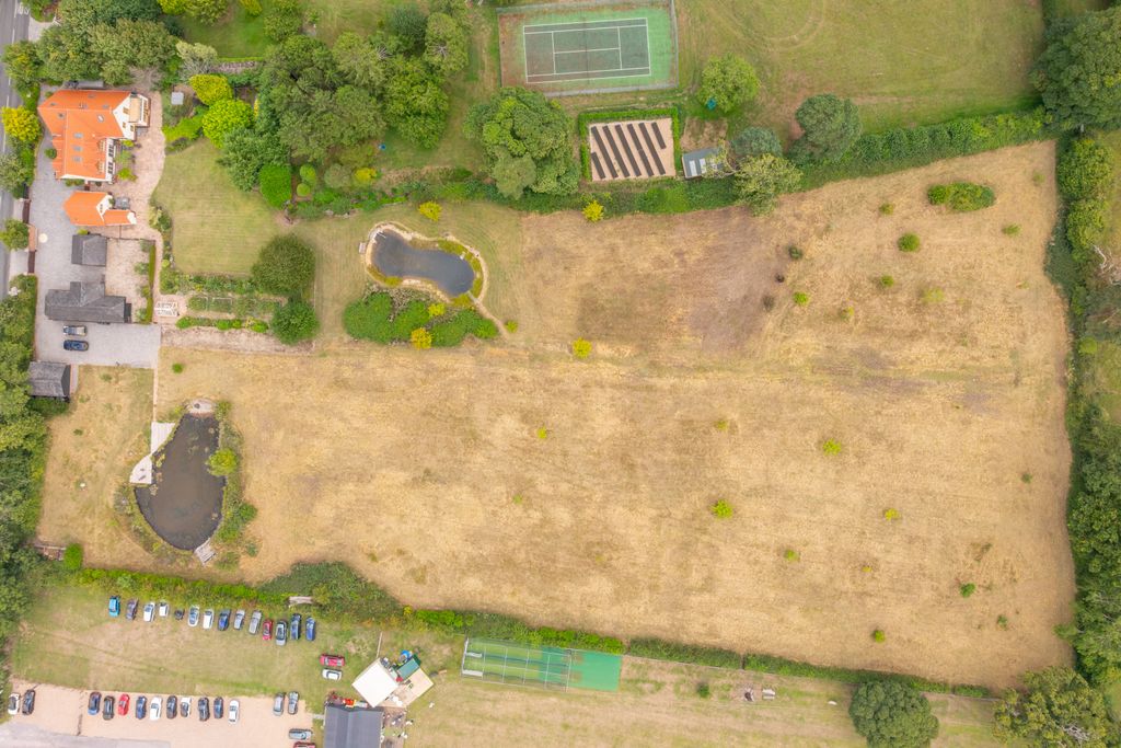 Property photo 2 of 34 Picture No. 17