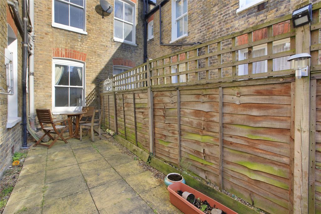 Property photo 2 of 9