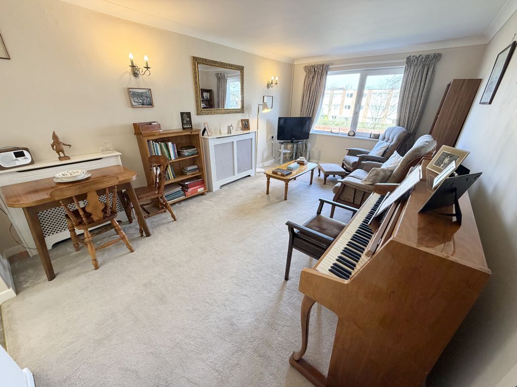 Property photo 2 of 16