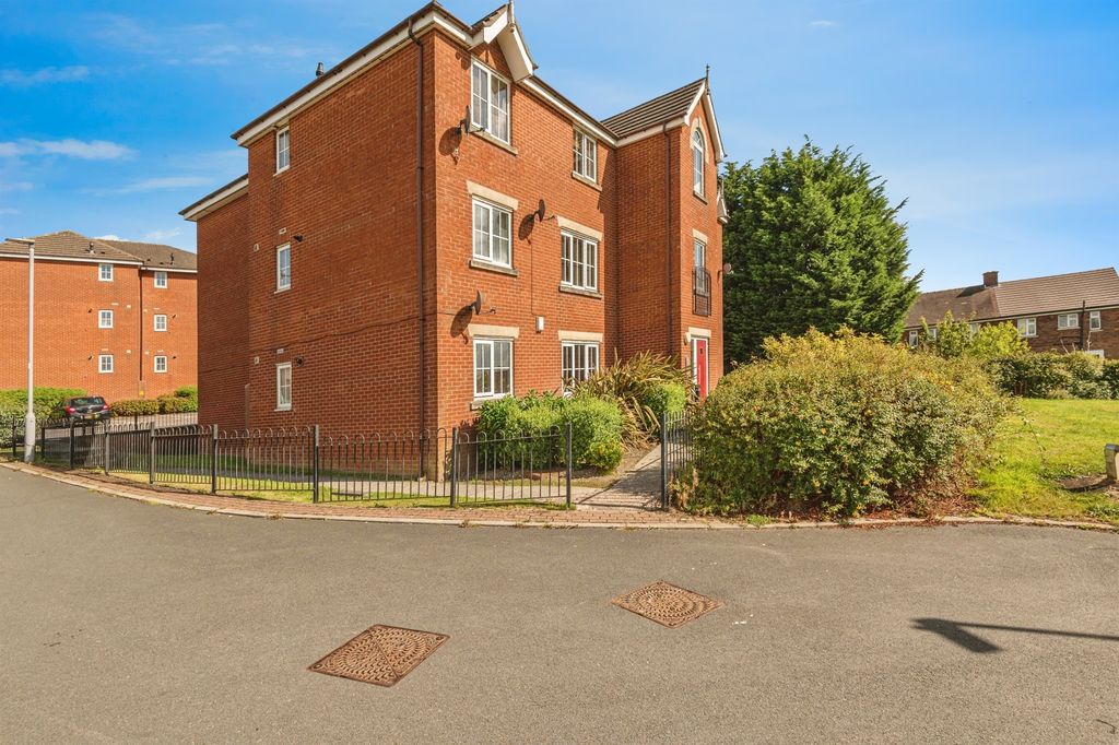 Property photo 1 of 12