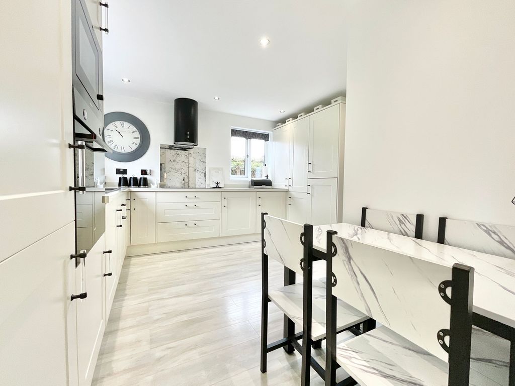 Property photo 2 of 38