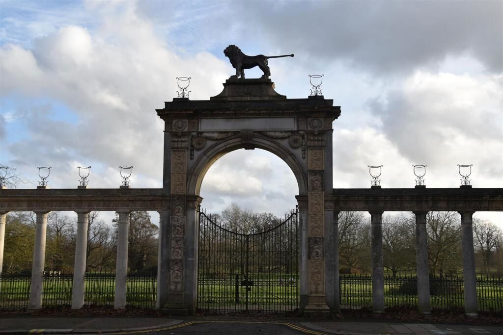 Property photo 2 of 15