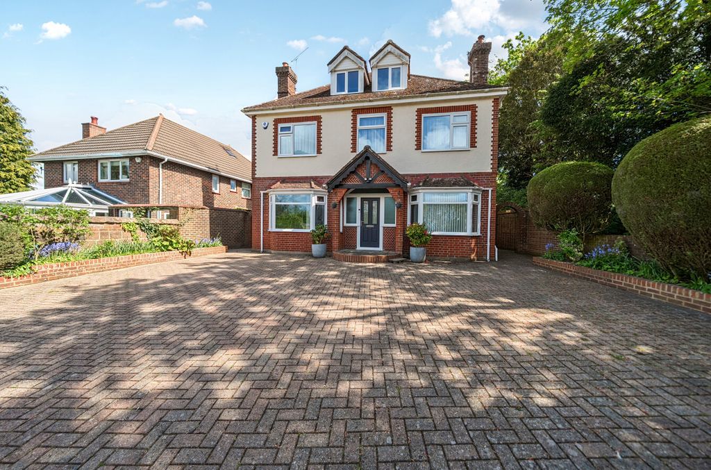 Property photo 1 of 14 1437866-14-69E23c...