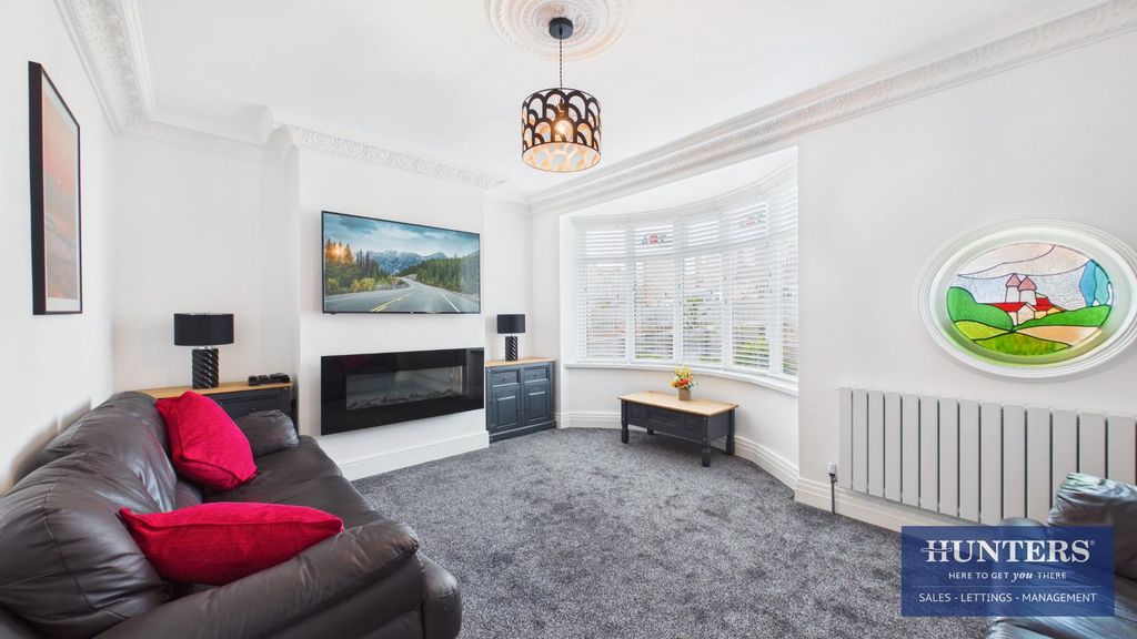 Property photo 3 of 20 Living Room