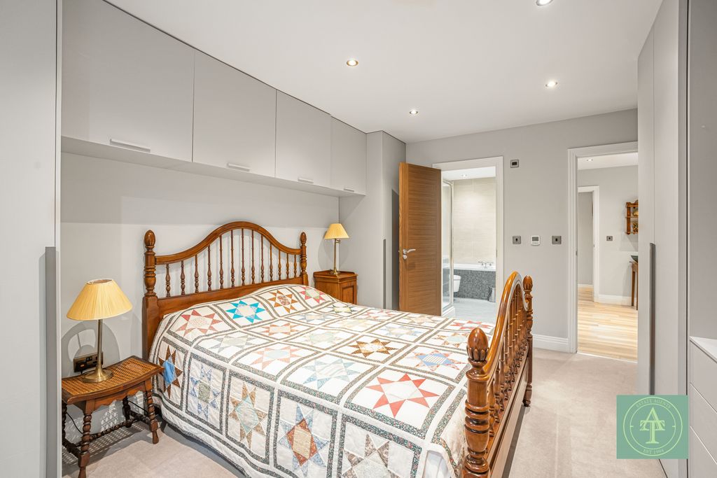 Additional image 13 of 3 bed flat for sale50 Village Road, Bush Hill Park, Enfield EN1