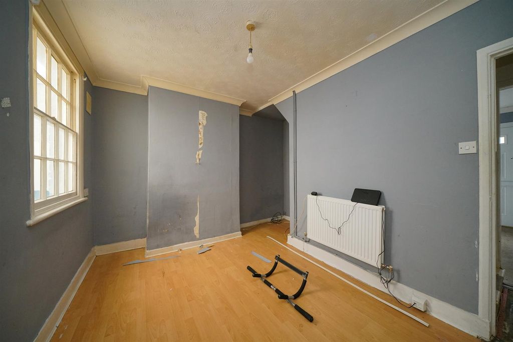 Property photo 3 of 12 Lr.Jpg
