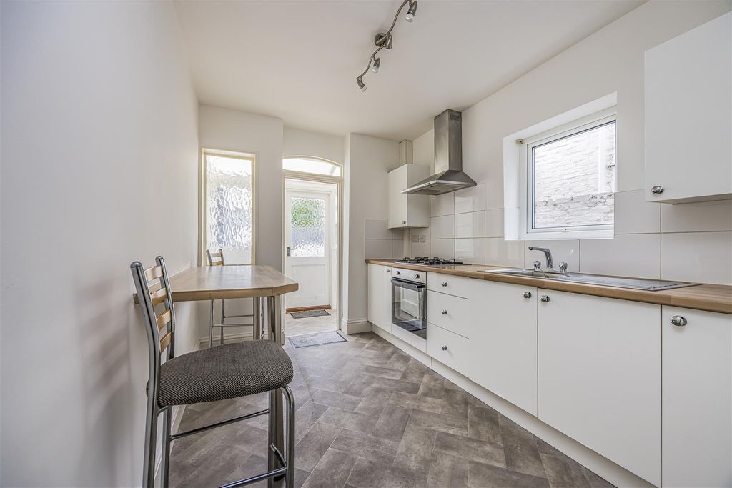Property photo 2 of 19 100 Jervis Road, Portsmouth-Porticomarketing-Soldb