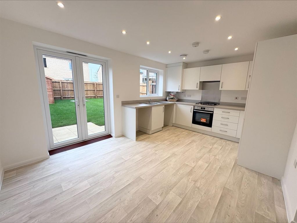 Property photo 2 of 11 4 Kitchen.Jpeg