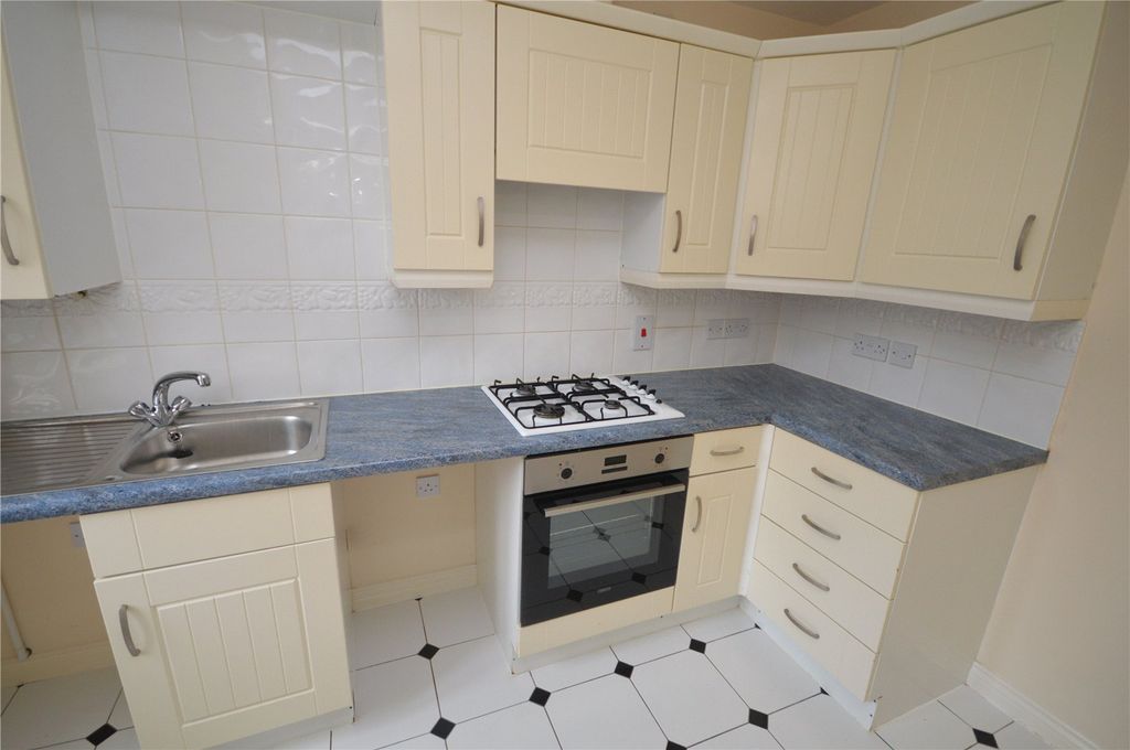 Property photo 3 of 13 Kitchen