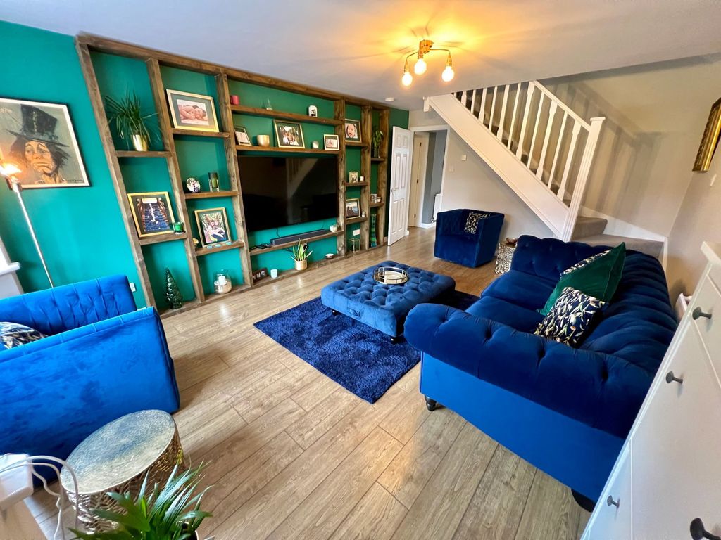 Property photo 3 of 17