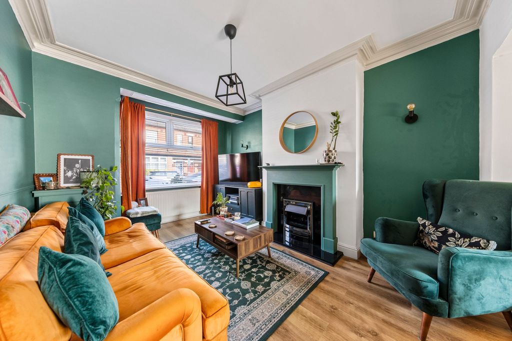 Property photo 2 of 20