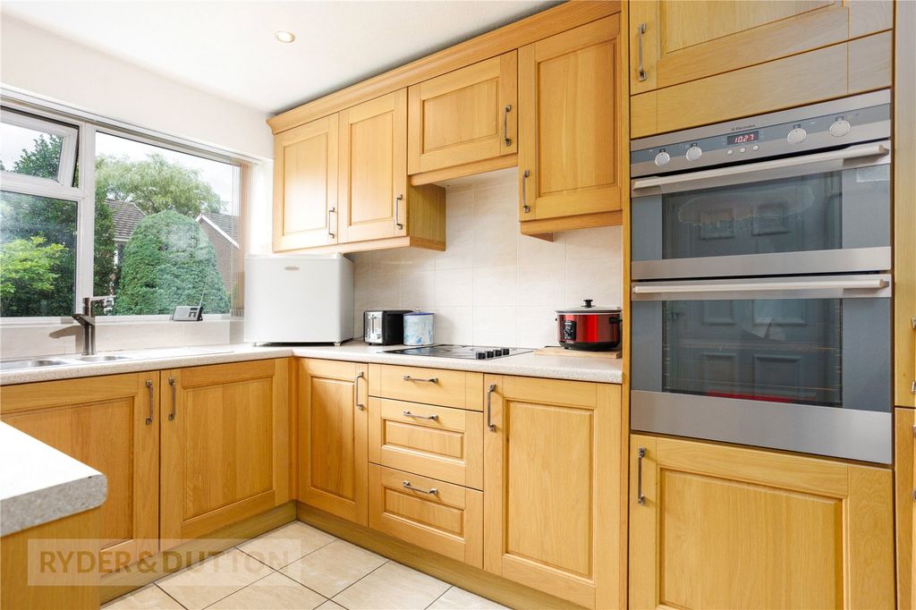 Property photo 3 of 17 Kitchen/Diner