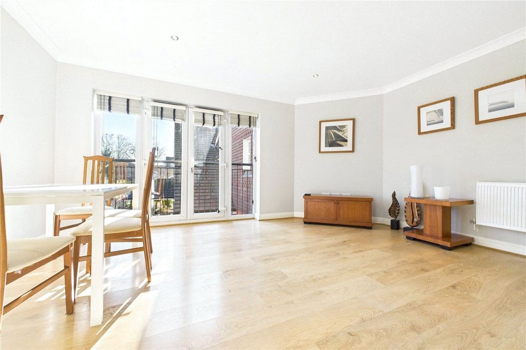 Property photo 3 of 10 Picture No. 04