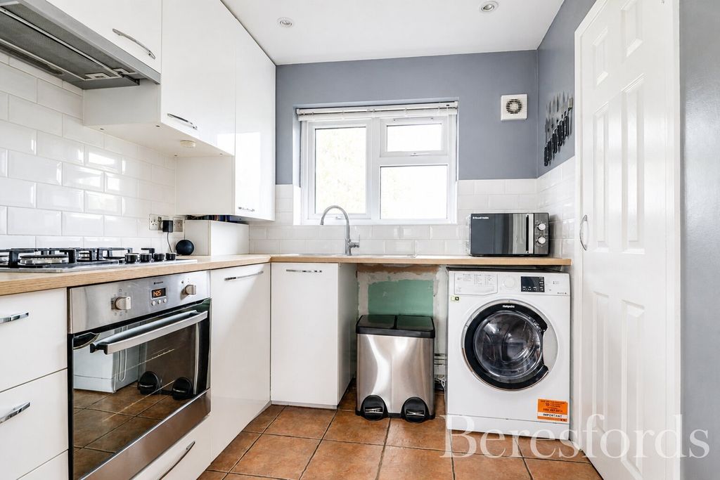 Property photo 3 of 9 3
