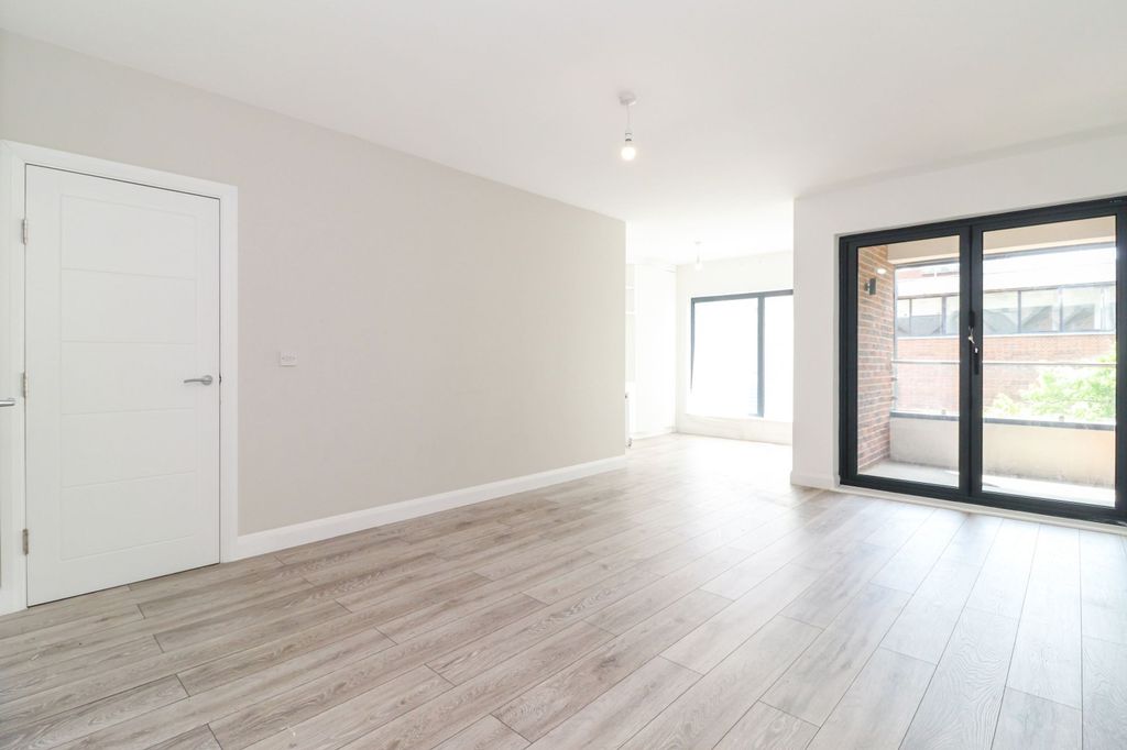 Property photo 2 of 10 Living/Dining