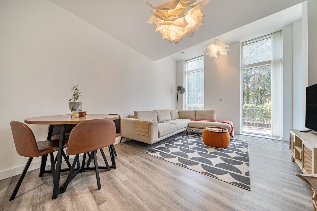 Property photo 2 of 20 Reception