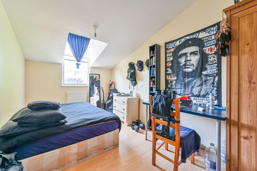 Property photo 1 of 6