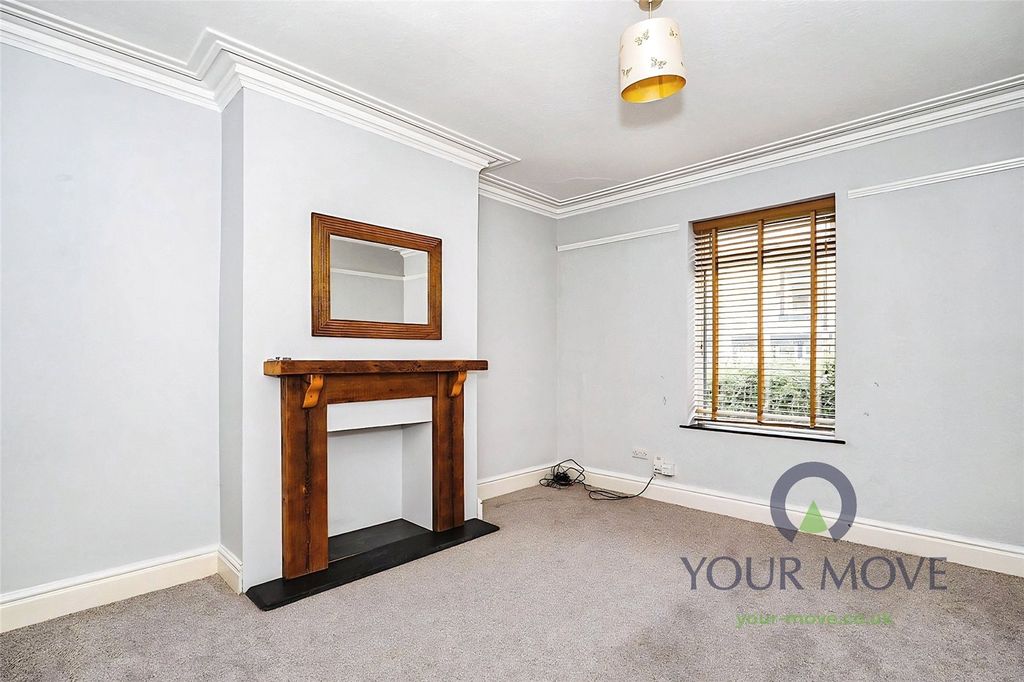 Property photo 3 of 7 Living Room