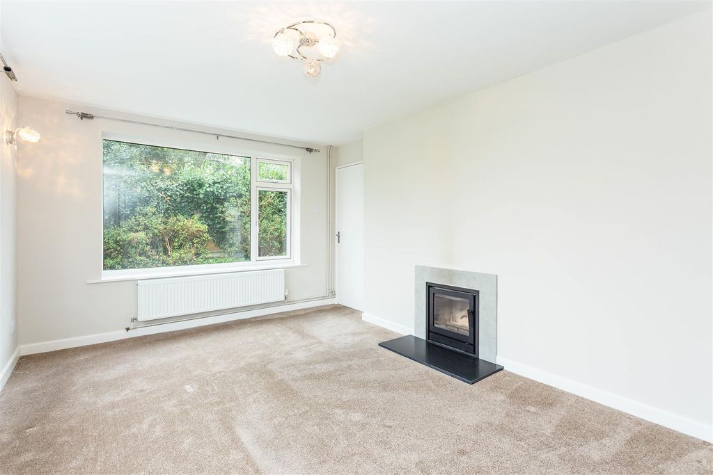 Property photo 2 of 19 Living Room1.Jpg