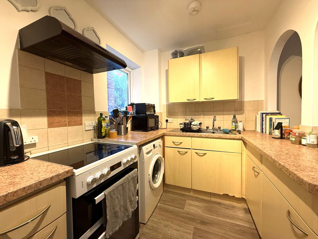 Property photo 3 of 10 9