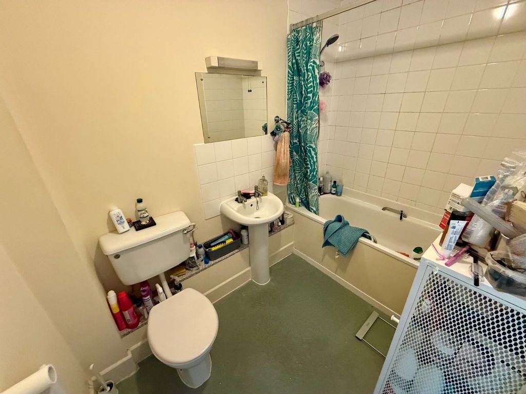 Property photo 3 of 3 Picture No. 02