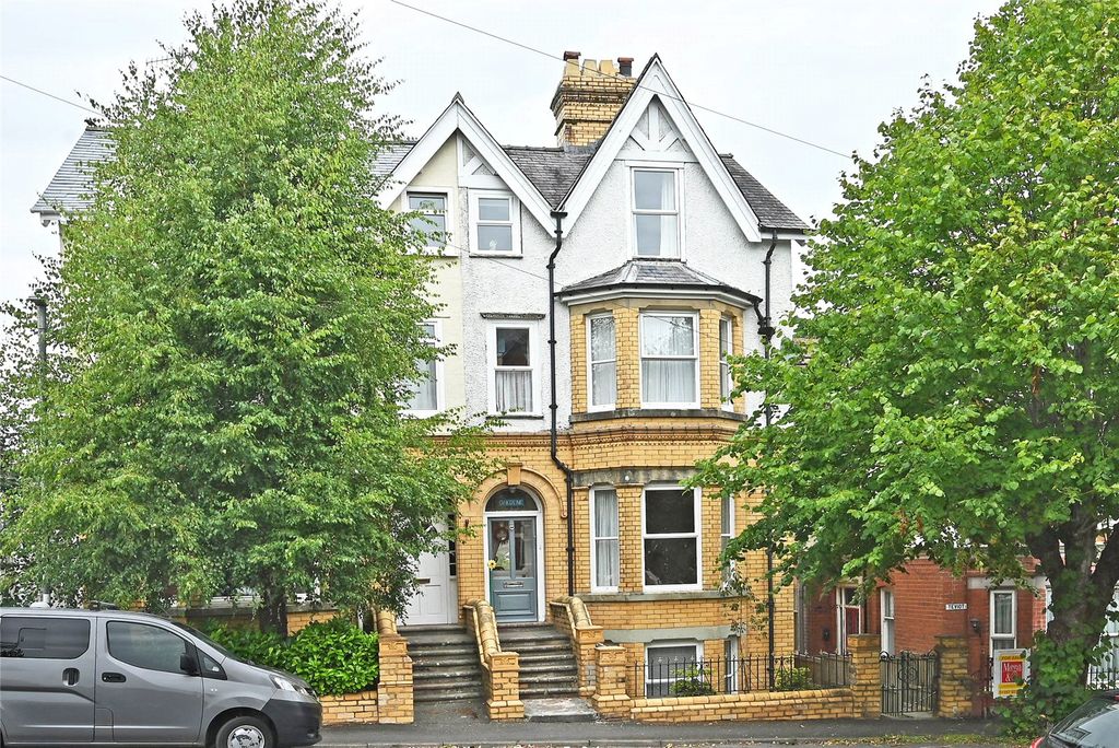 Property photo 1 of 23 Oakdene