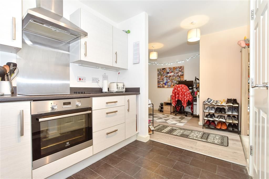 Property photo 1 of 8 Kitchen