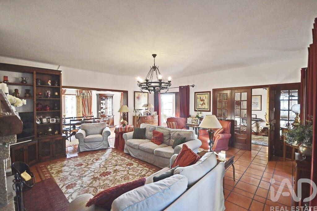 Property photo 1 of 27
